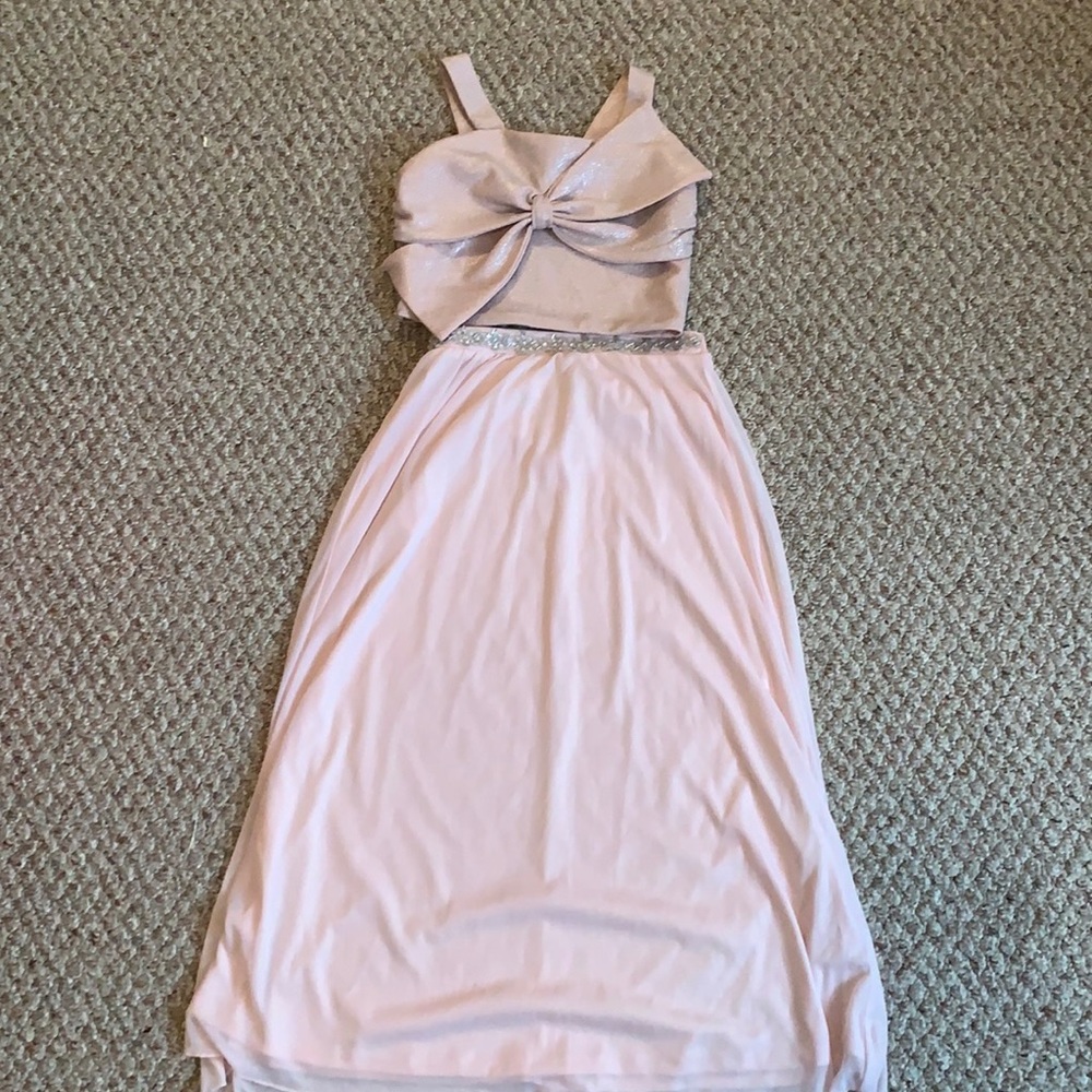 Girl size 10 pale pink two piece dress.